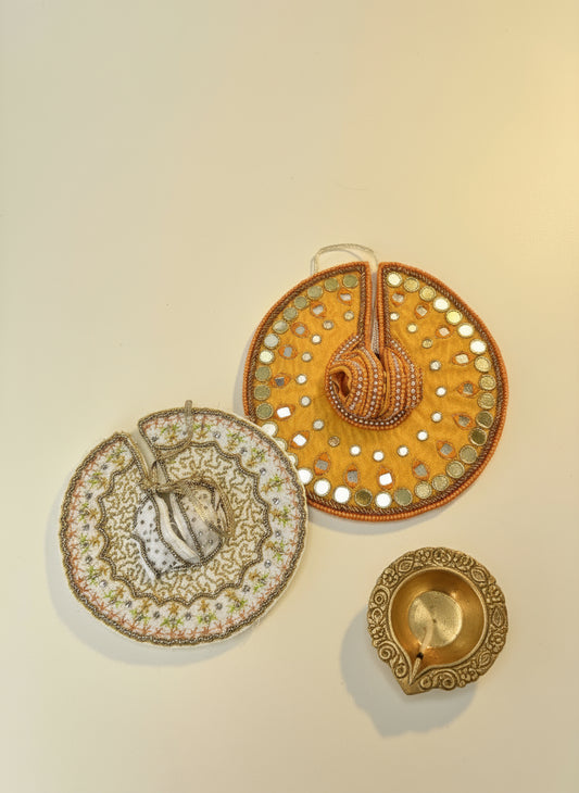 MEENA BANDH MIRROR DUO