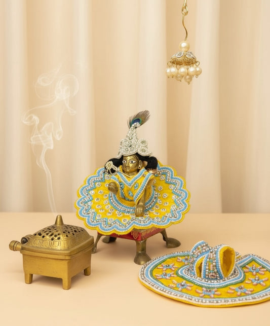 THE PITAMBARI DIVINE DUO